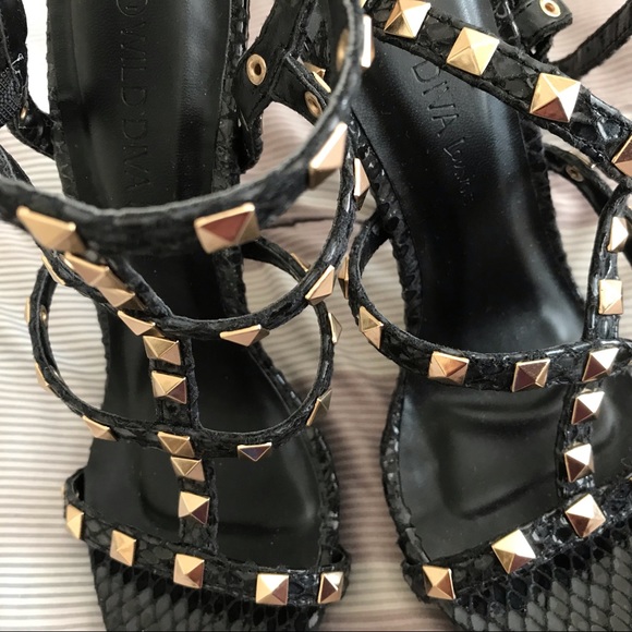 NWOT~ Black Shoes - Picture 3 of 6